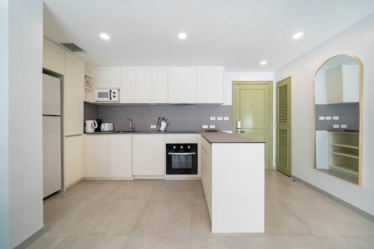 Property image - full photo 6