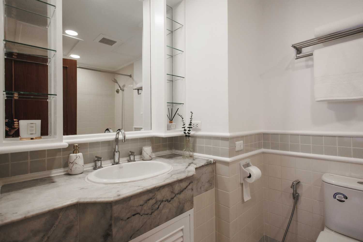 Property image - full photo 16