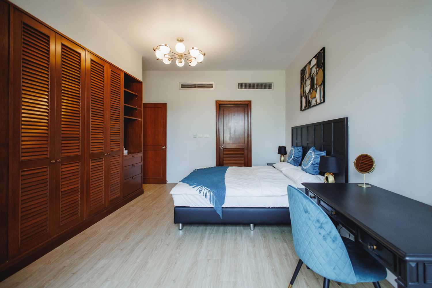 Property image - full photo 13