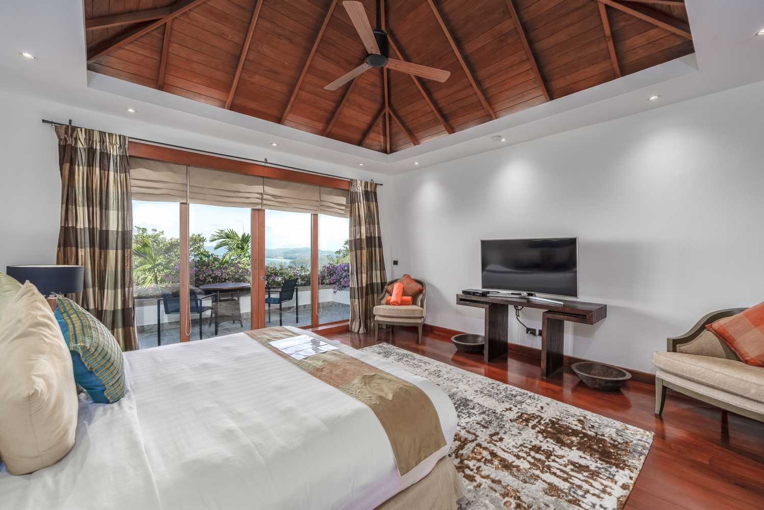 Property image - full photo 13