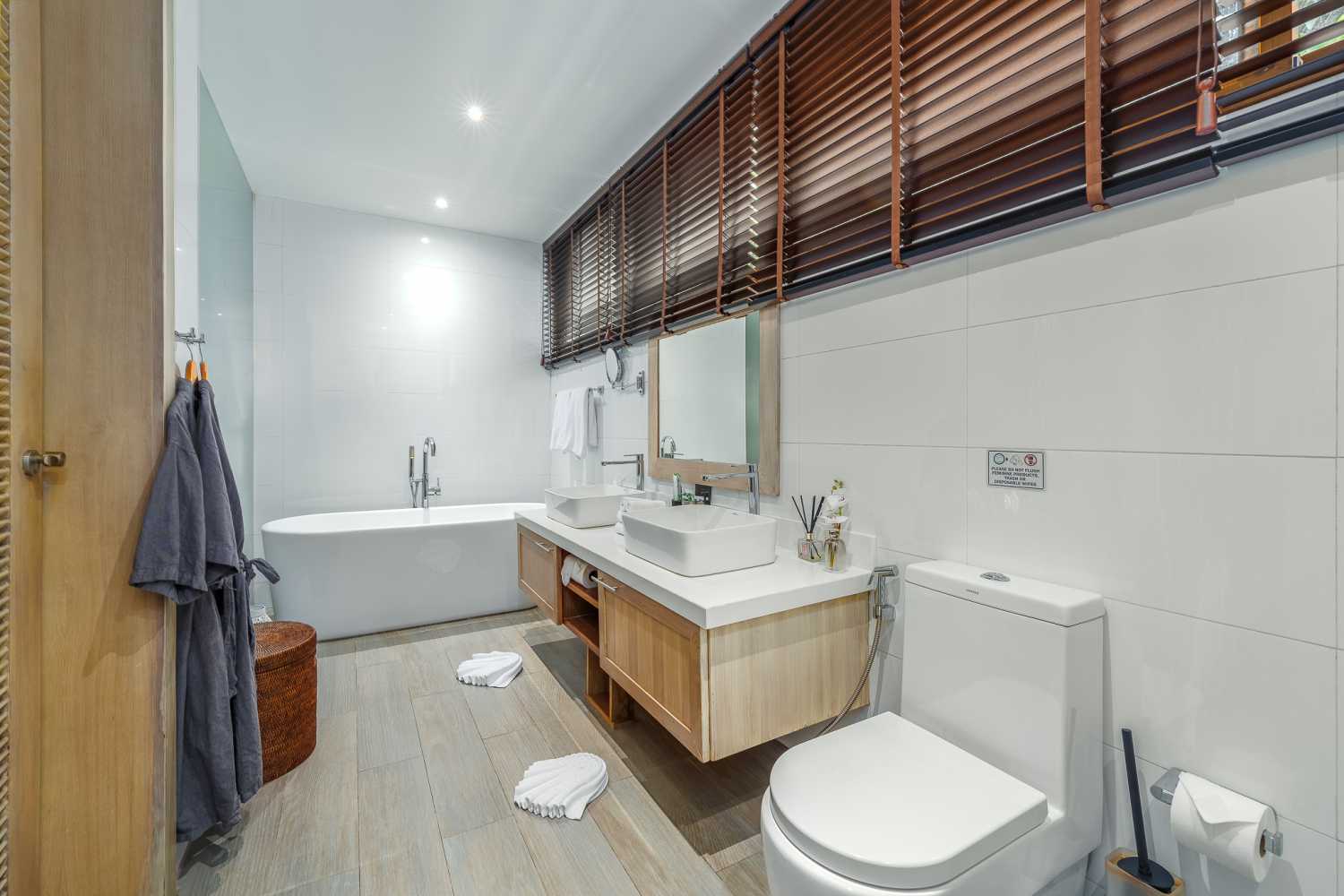 Property image - full photo 37