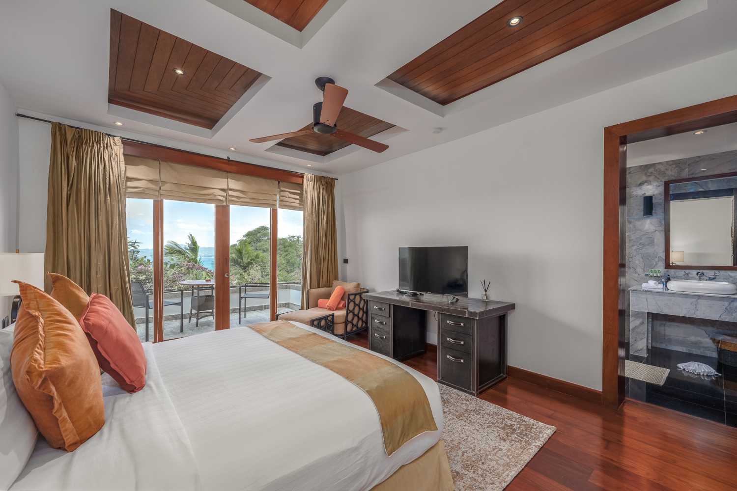 Property image - full photo 33
