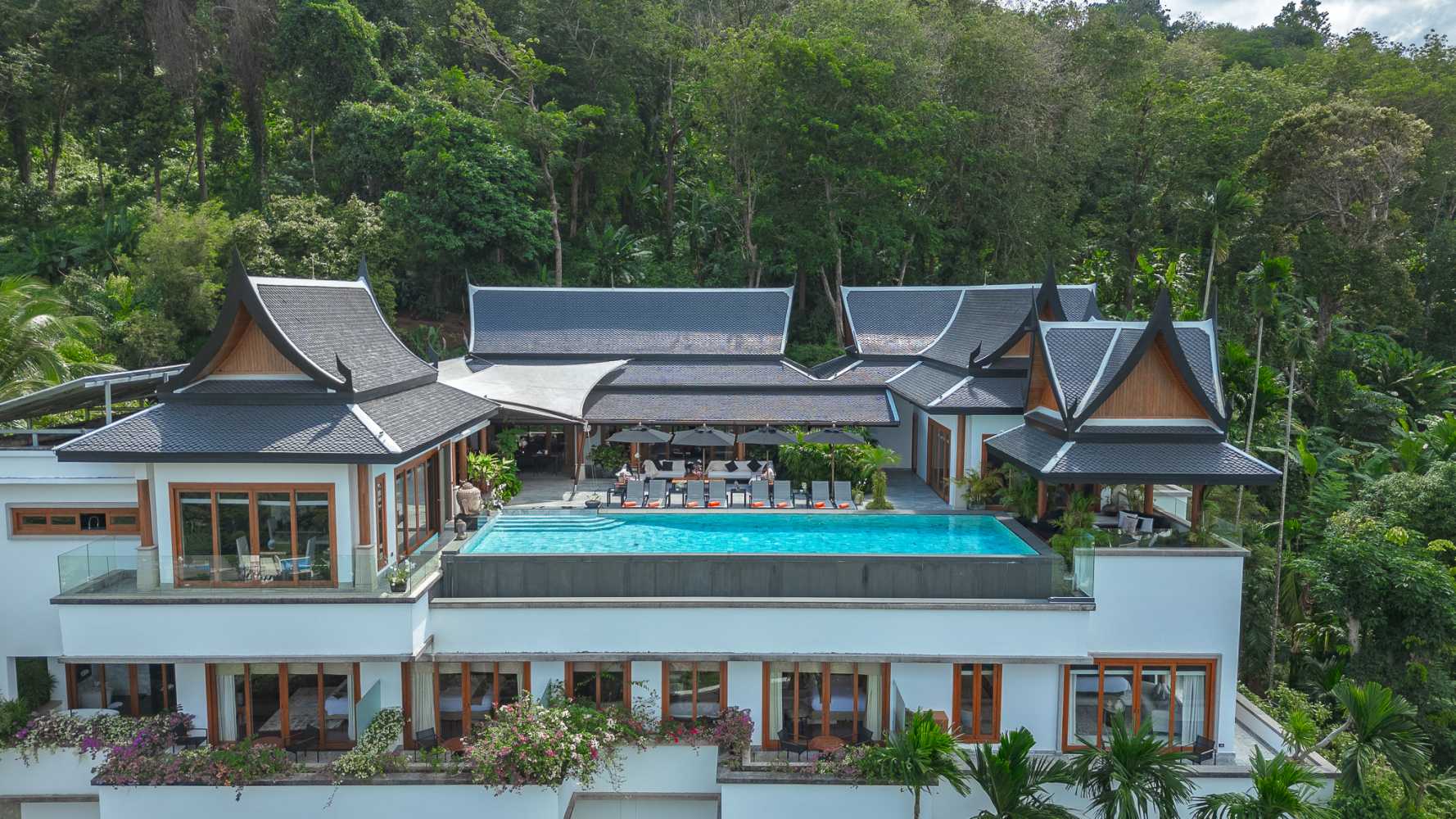 Property image - full photo 2