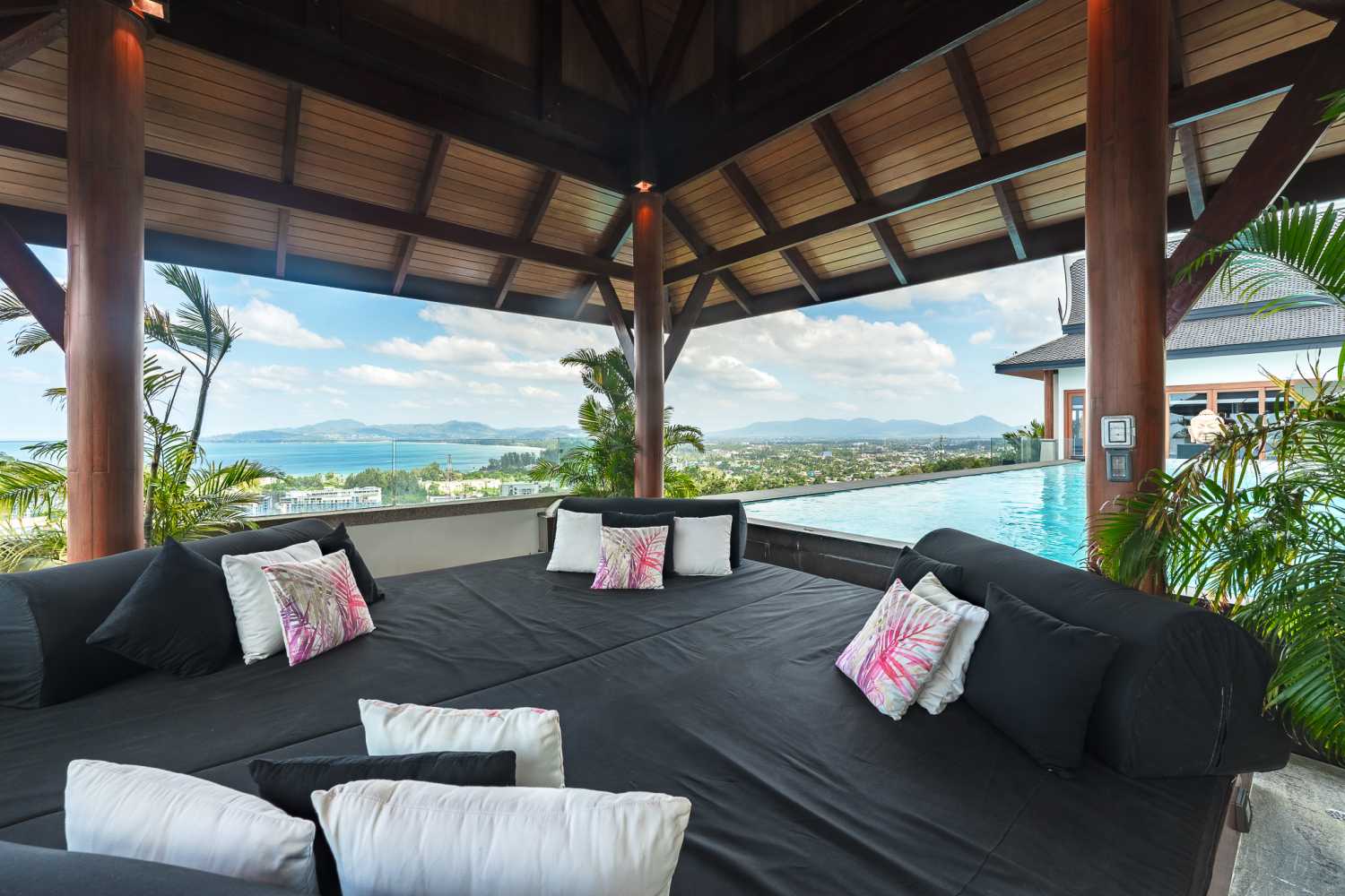 Property image - full photo 6