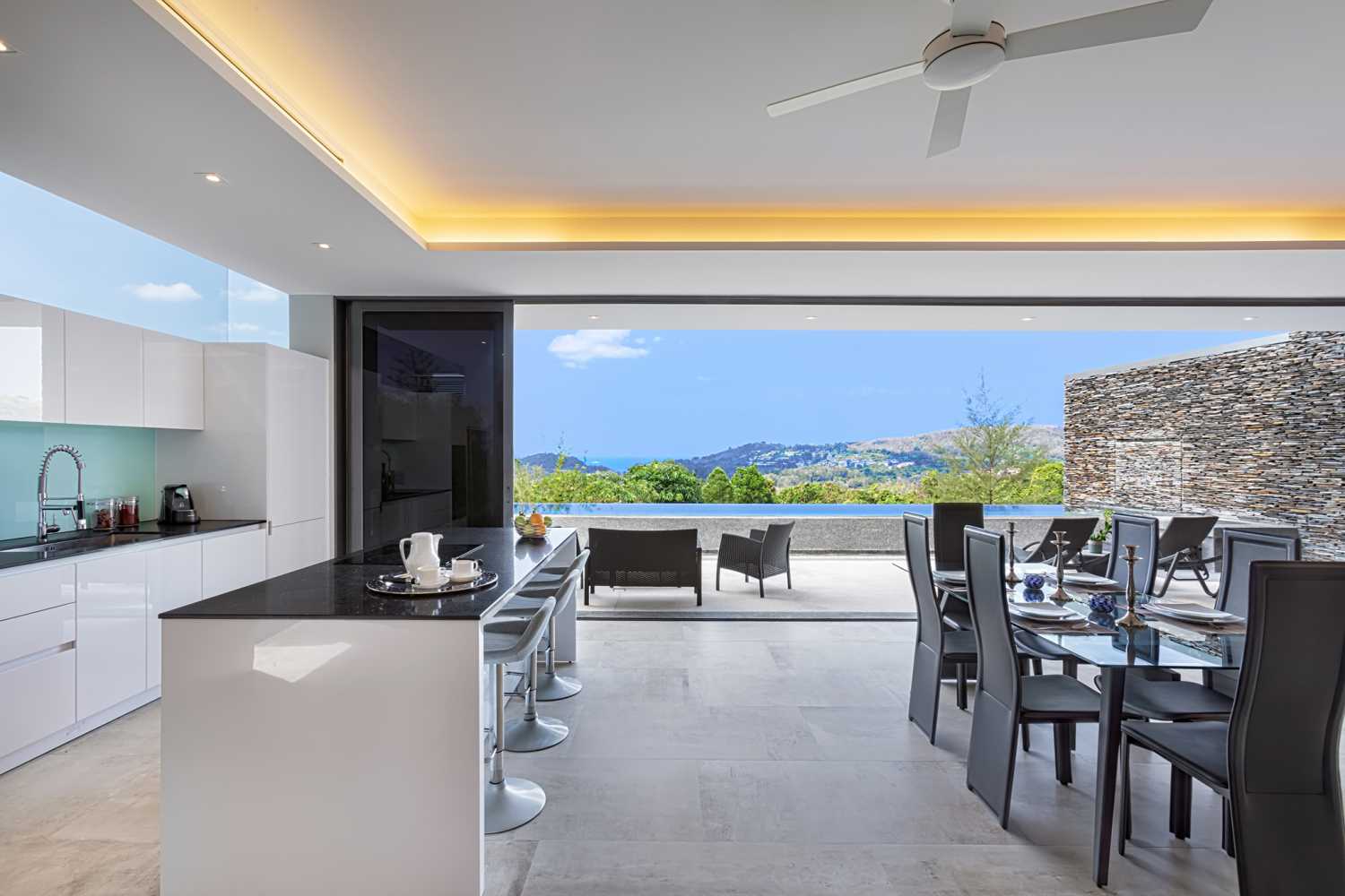 Property image - full photo 5
