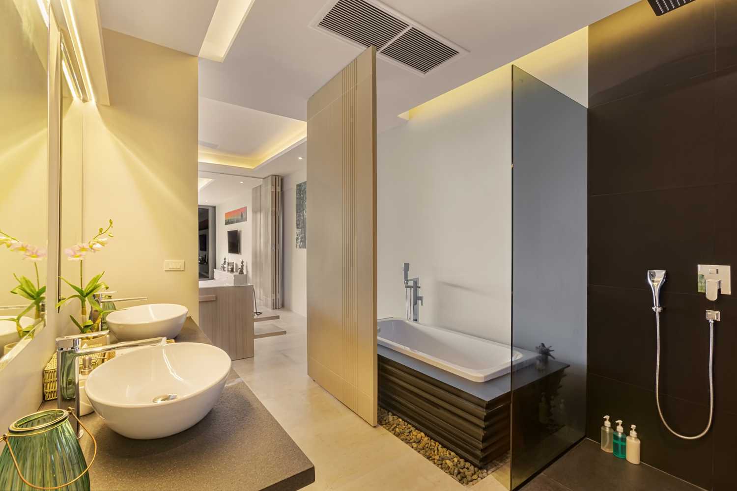 Property image - full photo 17