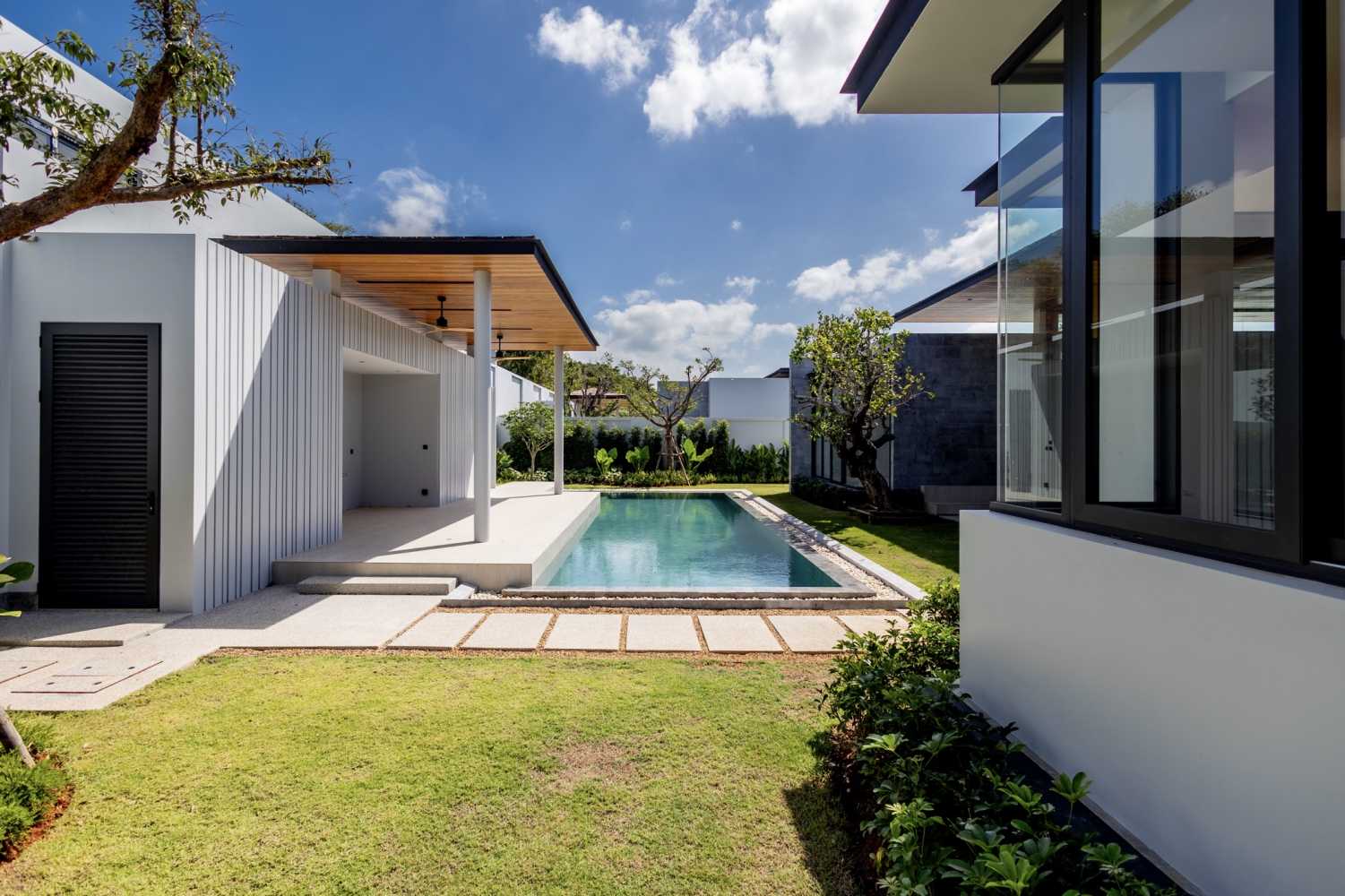 Property image - full photo 12