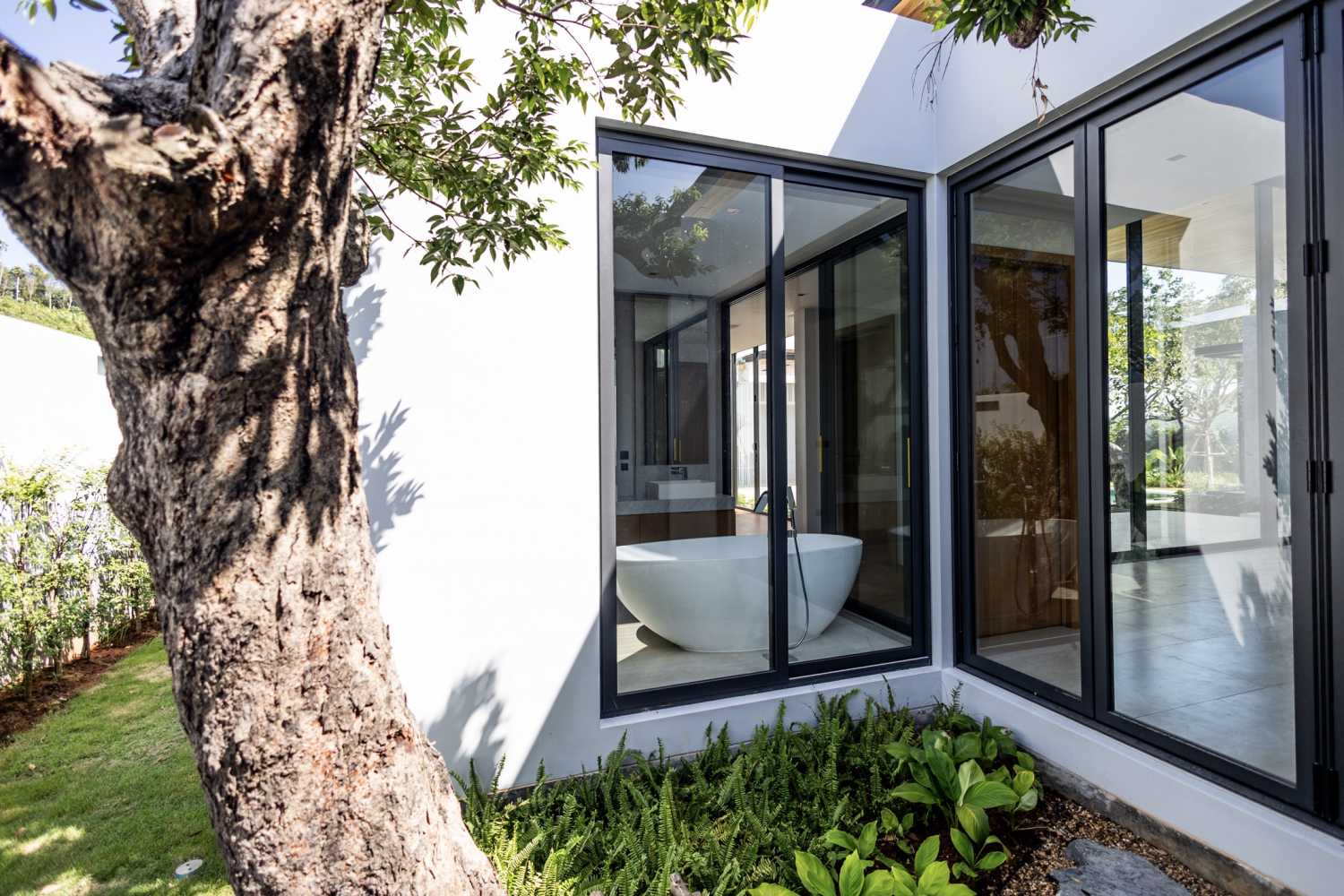 Property image - full photo 32