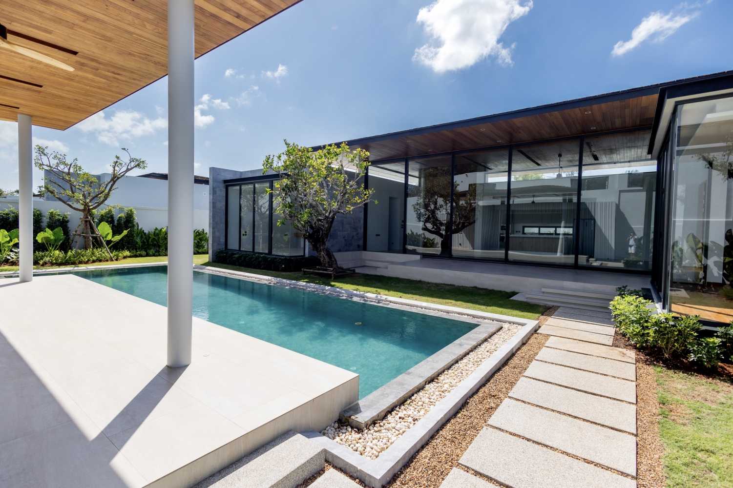 Property image - full photo 3