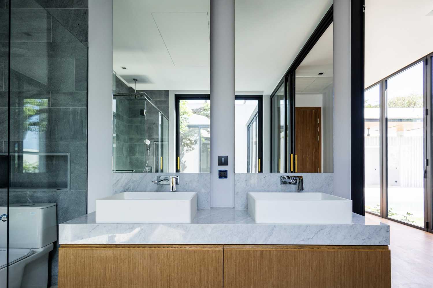 Property image - full photo 37