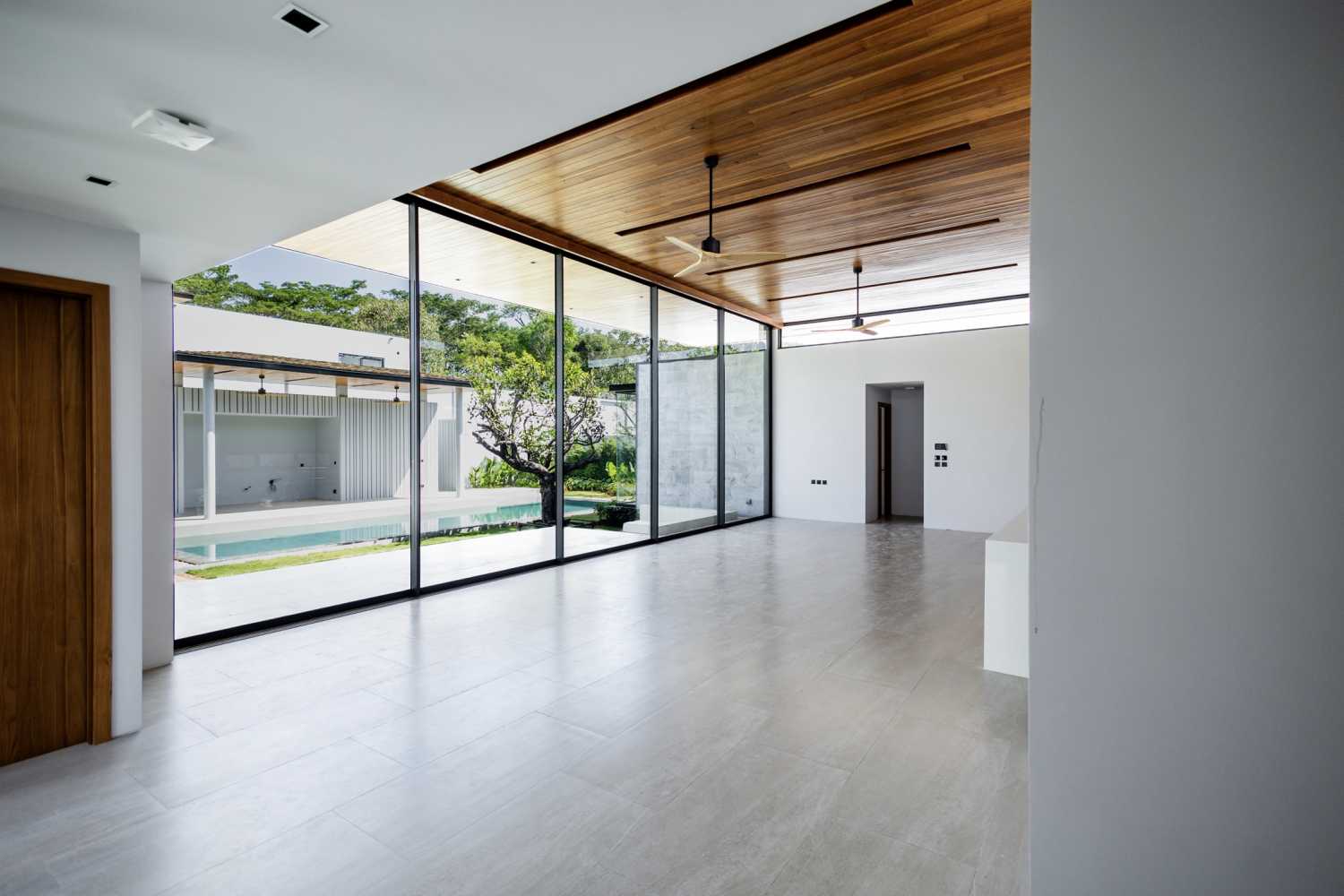Property image - full photo 33