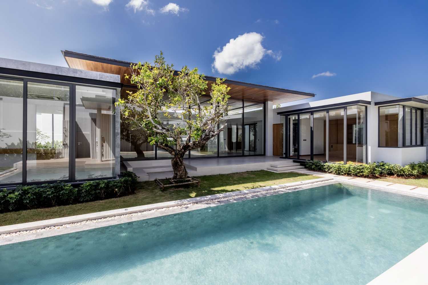 Property image - full photo 2