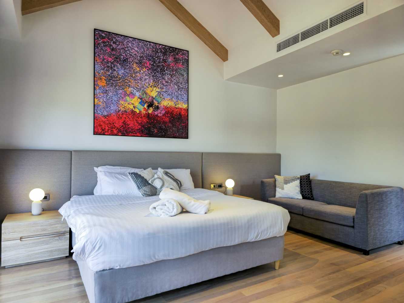 Property image - full photo 8