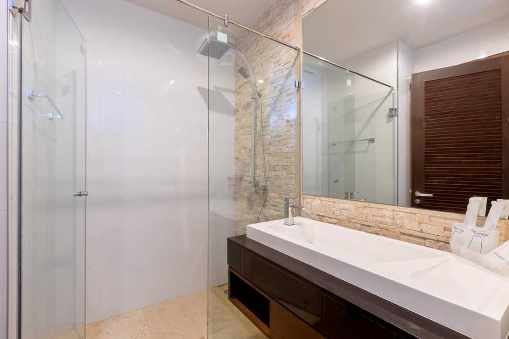 Property image - full photo 10