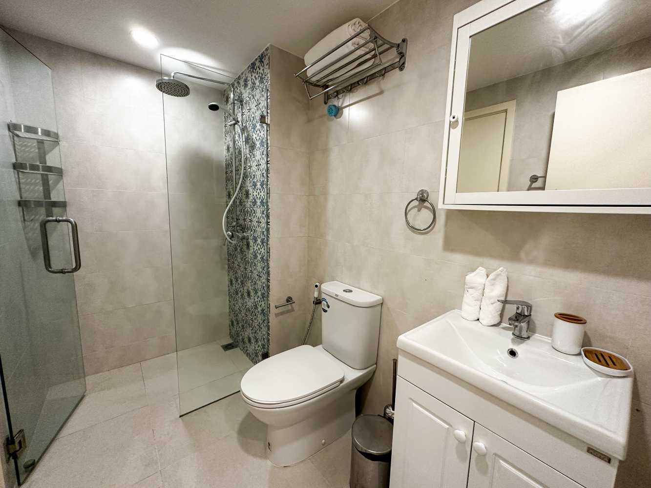 Property image - full photo 10