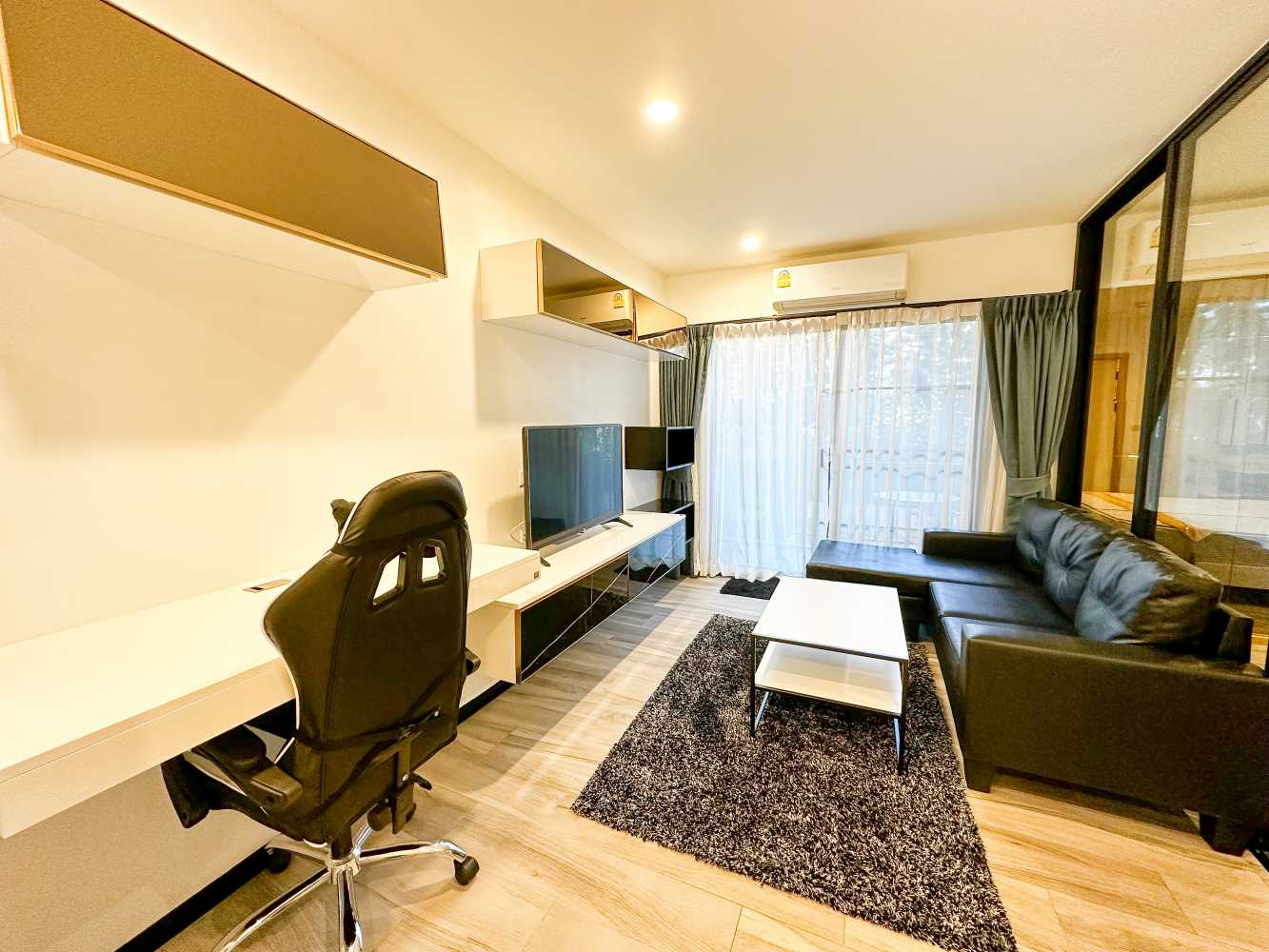 Property image - full photo 3