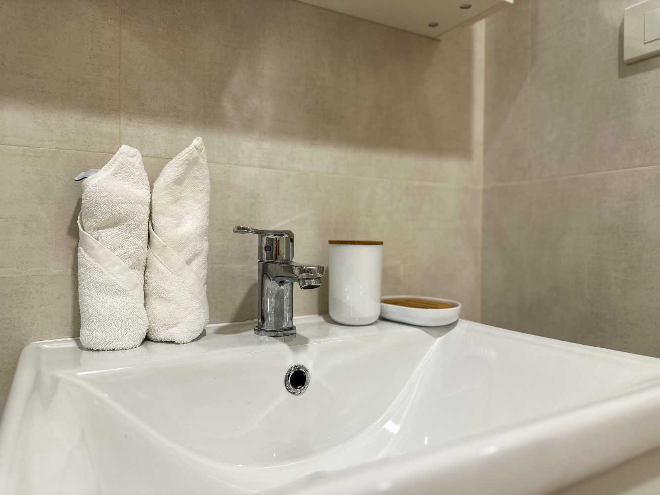 Property image - full photo 11