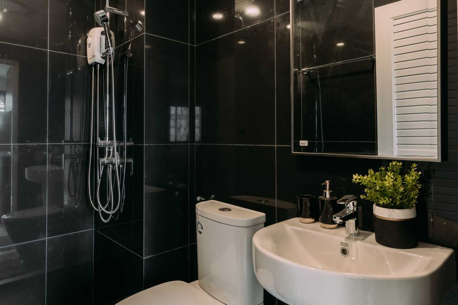 Property image - full photo 5