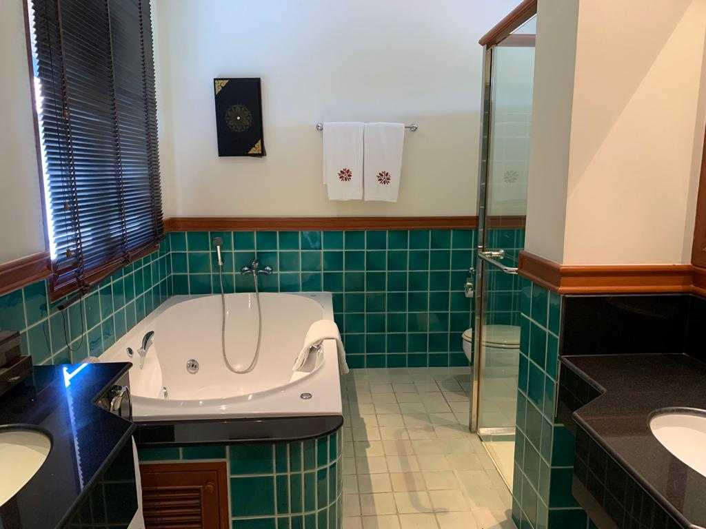 Property image - full photo 32