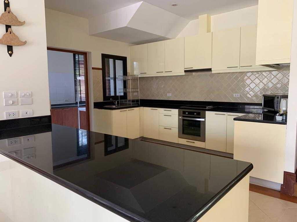 Property image - full photo 11
