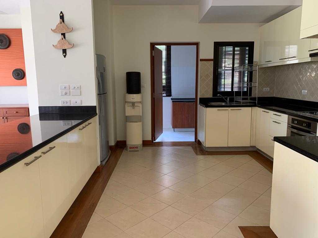 Property image - full photo 12