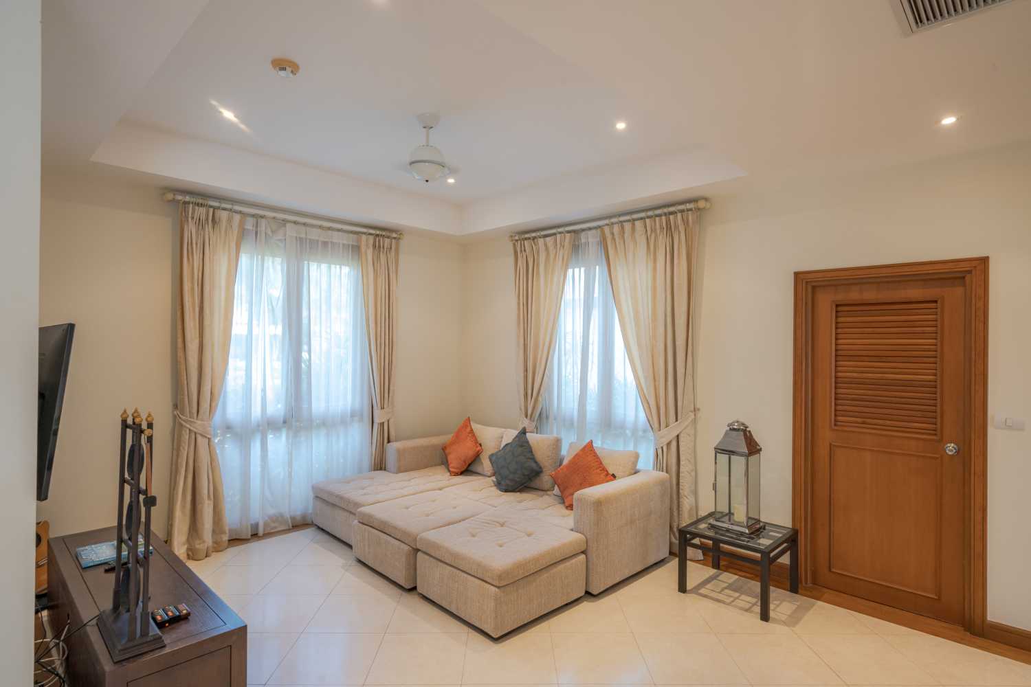 Property image - full photo 10