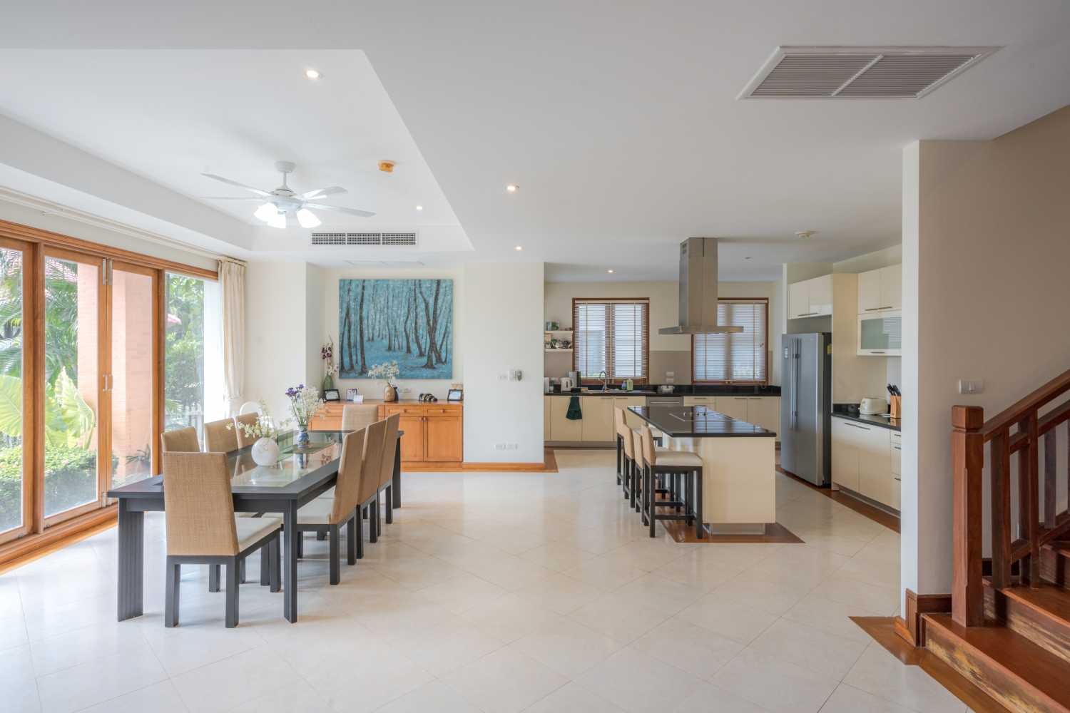 Property image - full photo 3