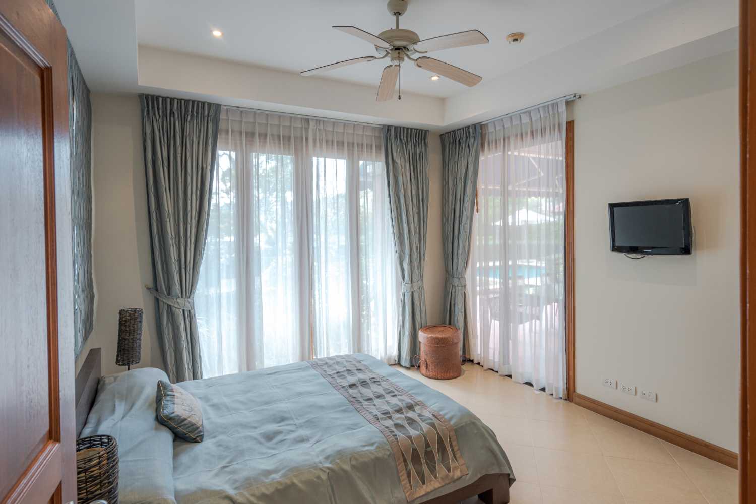 Property image - full photo 14
