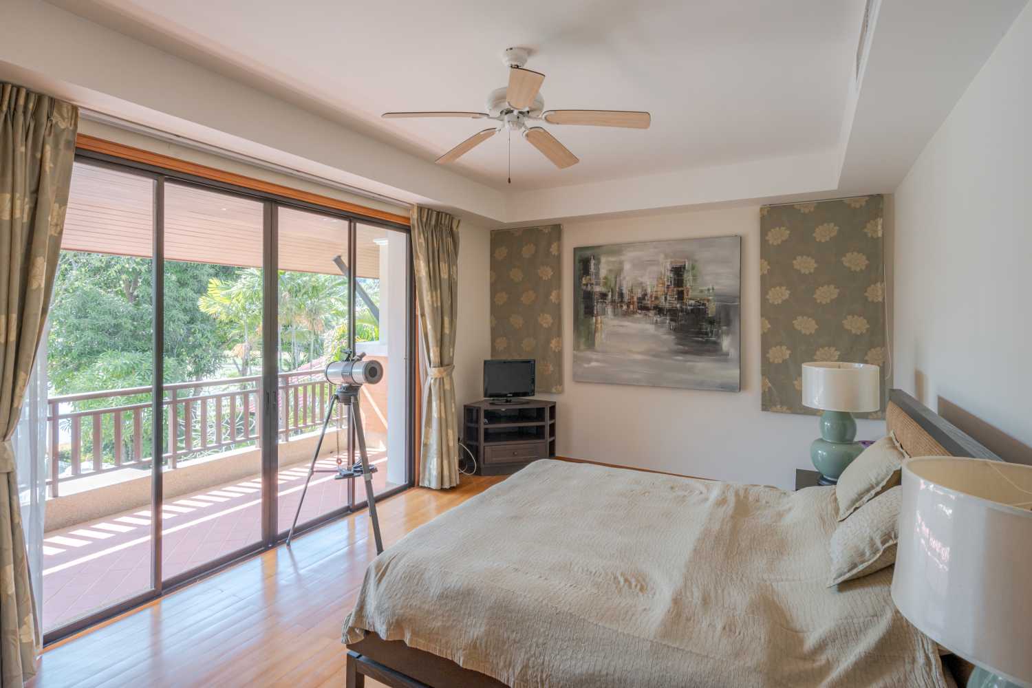 Property image - full photo 17