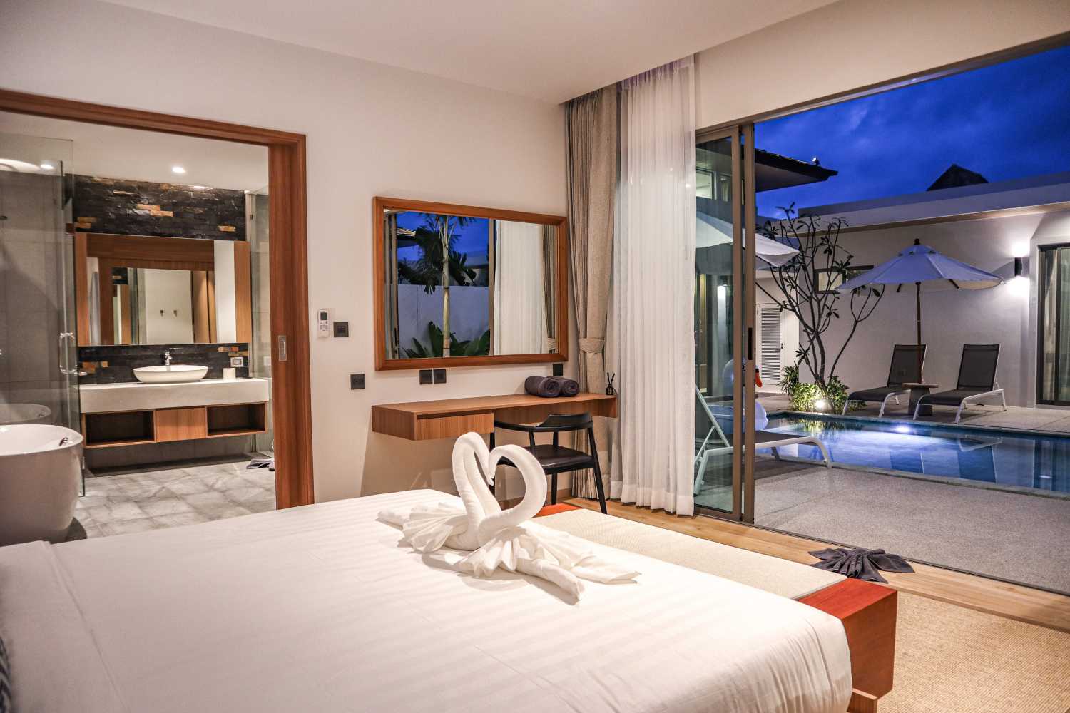 Property image - full photo 3