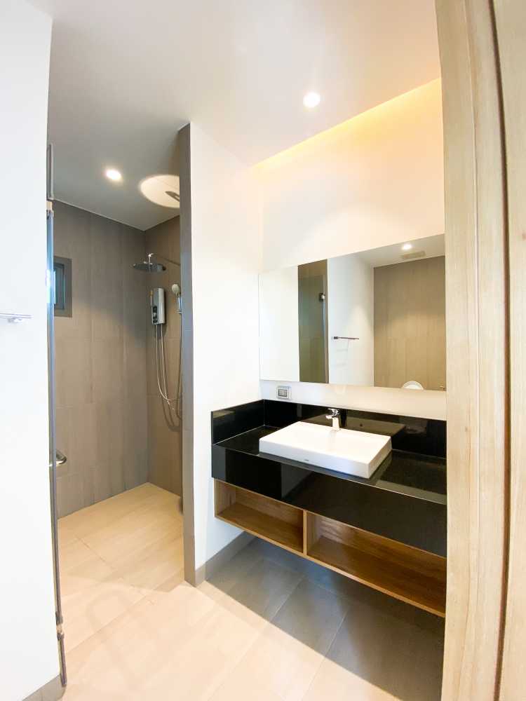 Property image - full photo 9