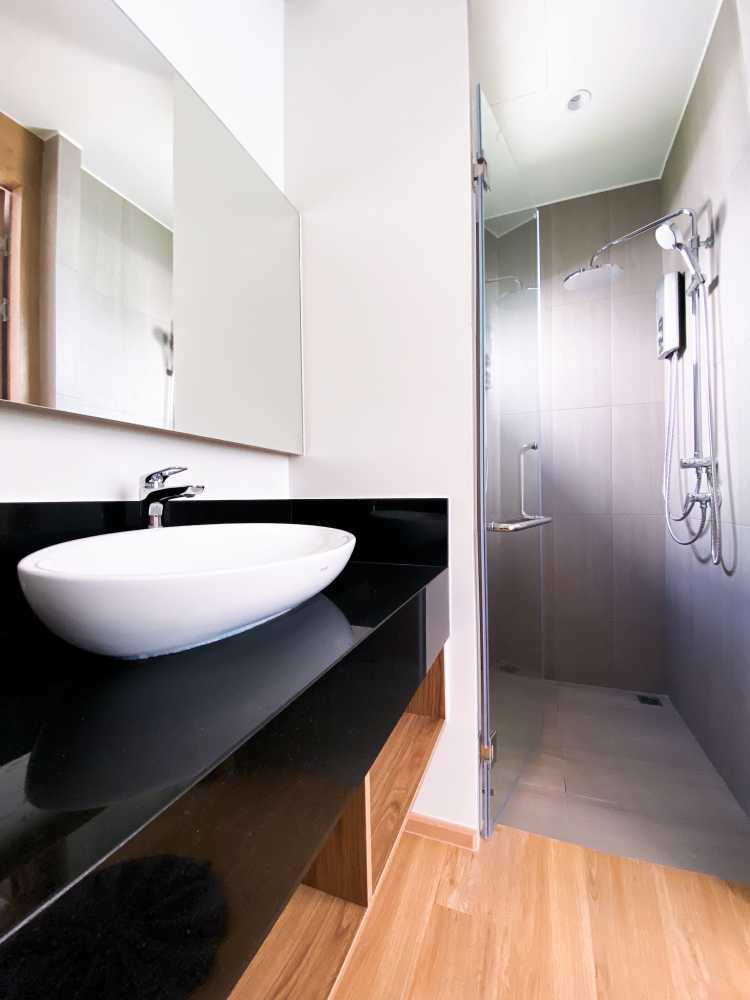 Property image - full photo 13