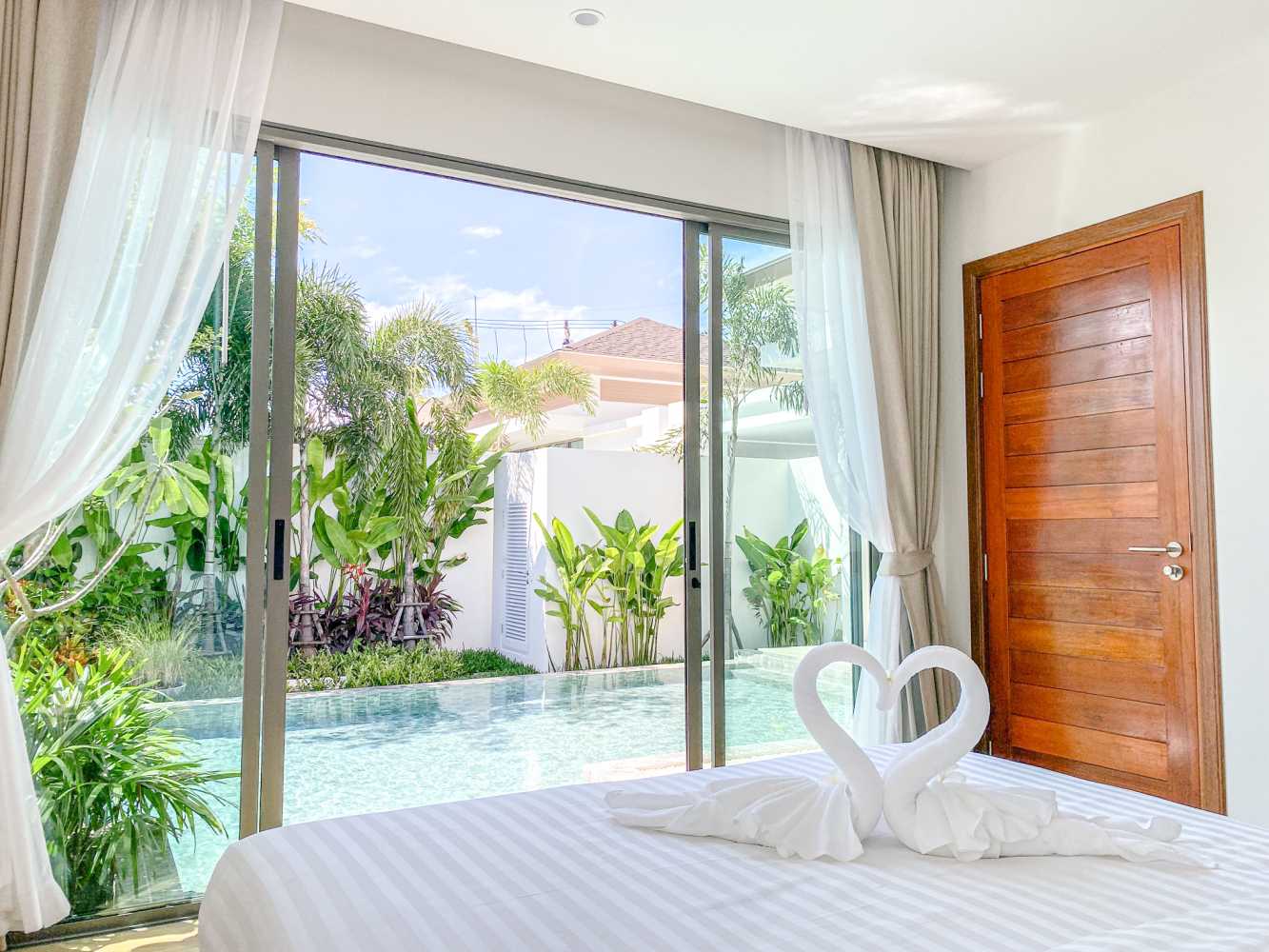 Property image - full photo 10
