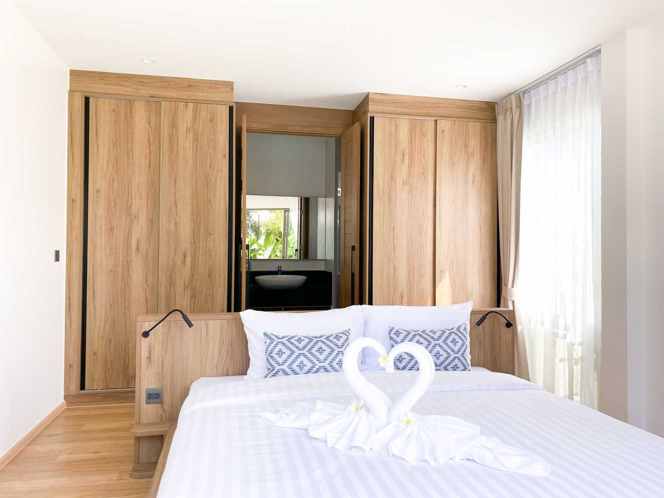 Property image - full photo 11