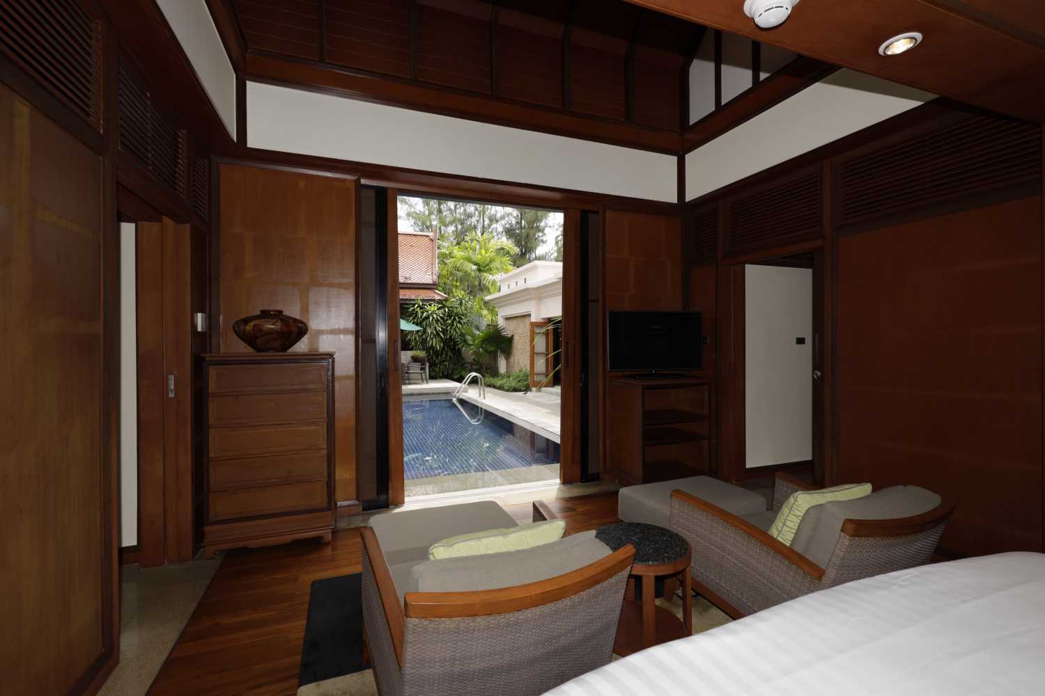 Property image - full photo 6