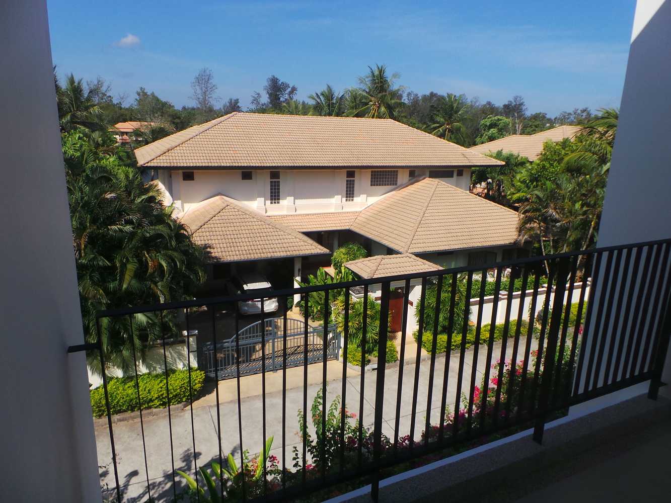 Property image - full photo 12
