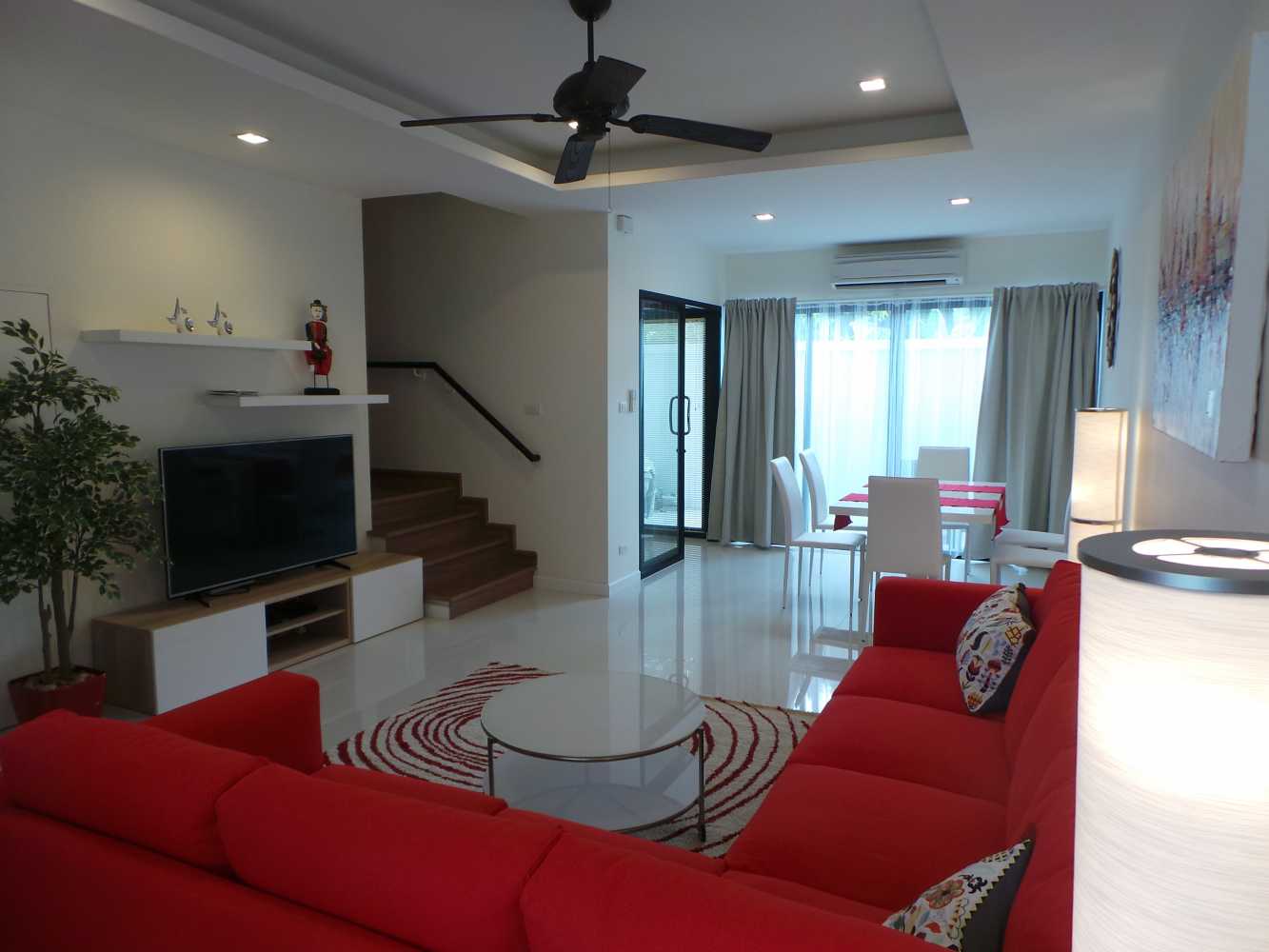 Property image - full photo 2