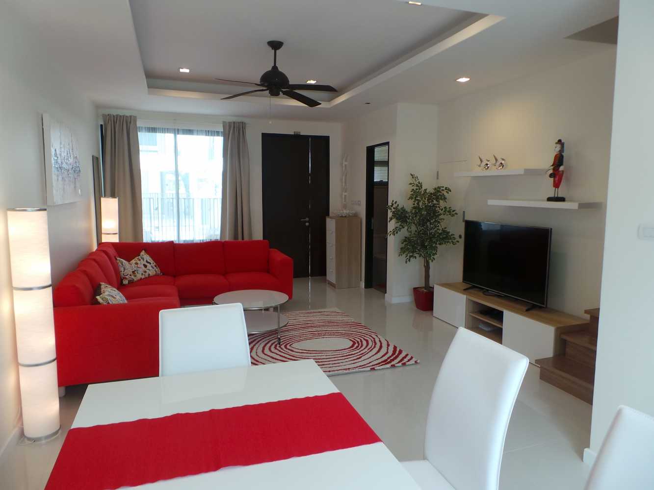 Property image - full photo 4