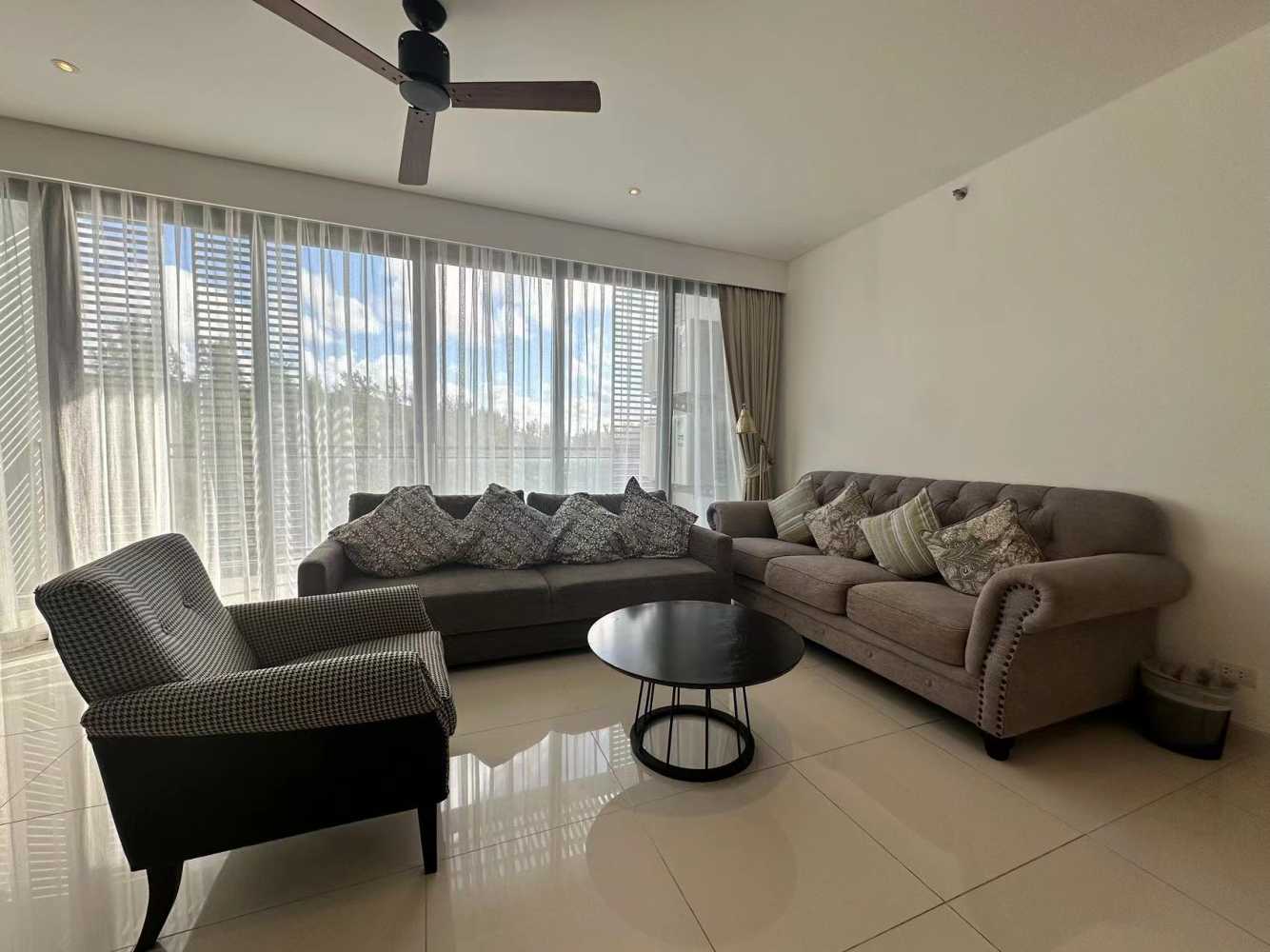 Property image - full photo 1