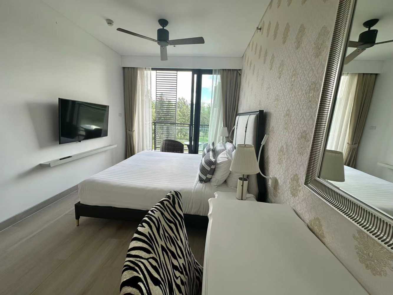Property image - full photo 10