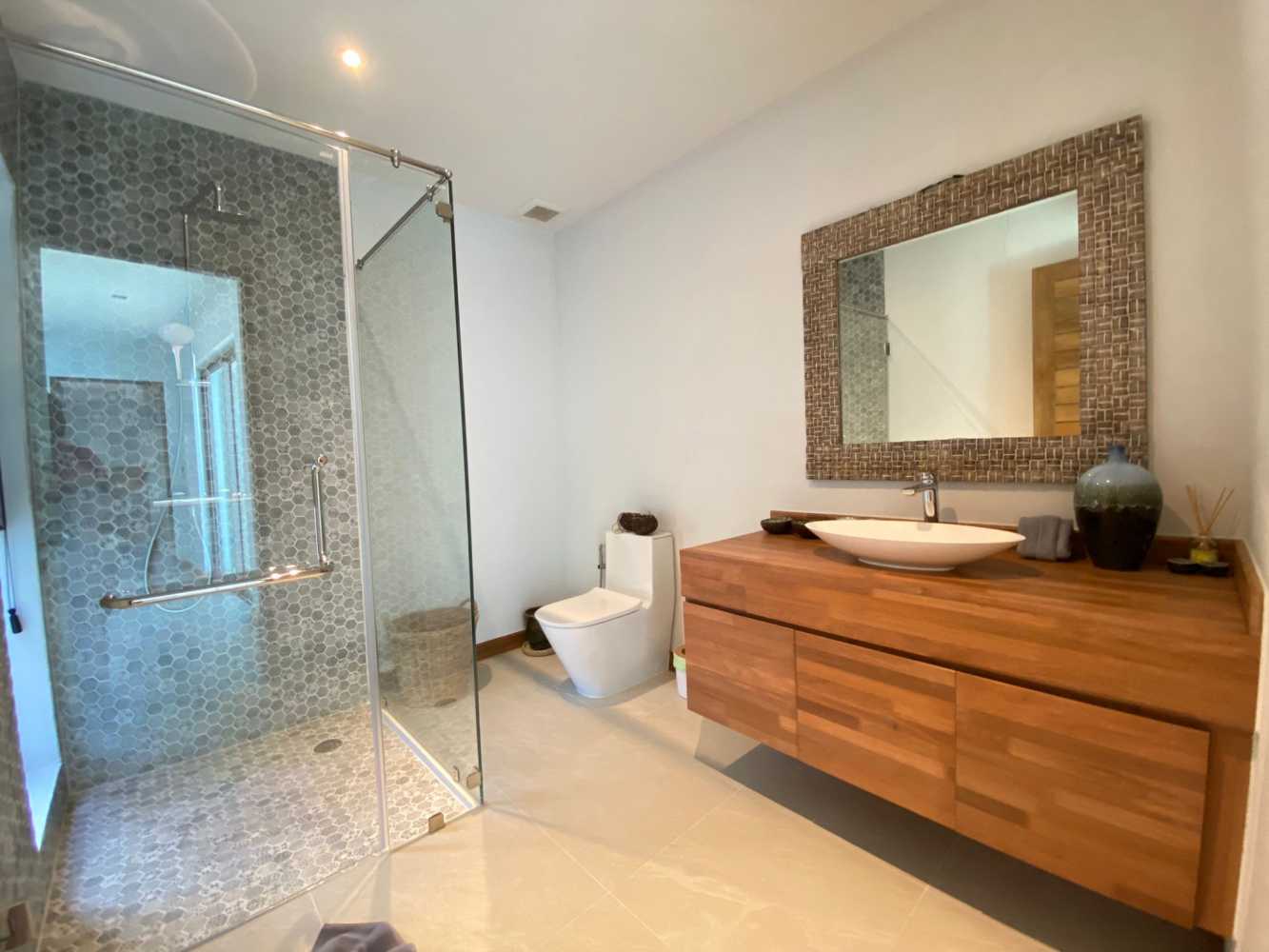 Property image - full photo 18