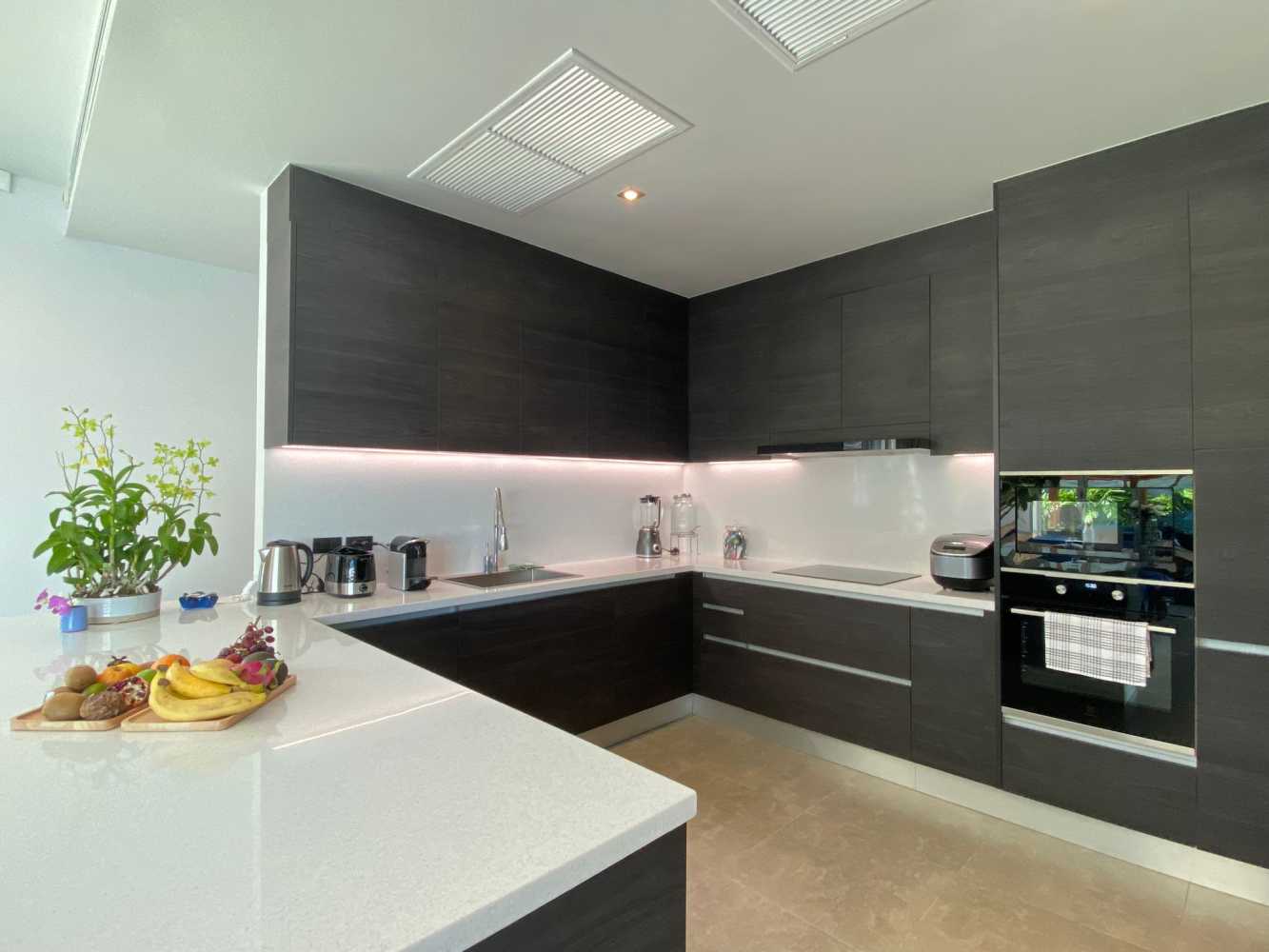 Property image - full photo 4