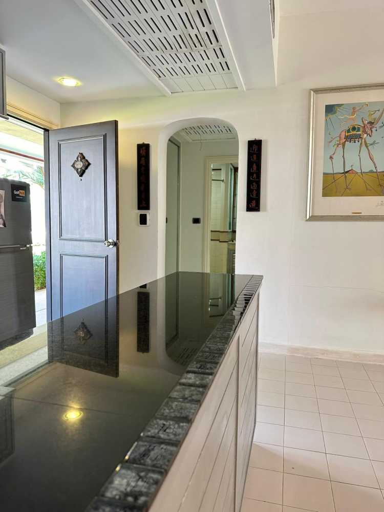 Property image - full photo 10