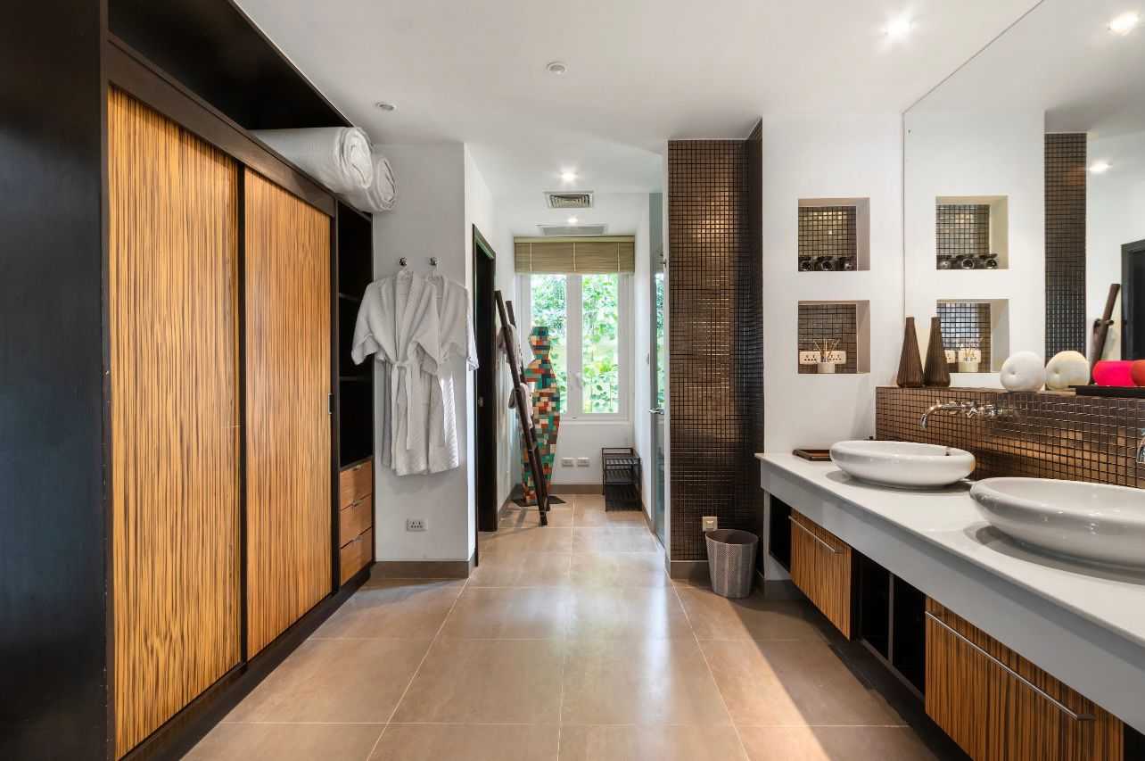 Property image - full photo 11
