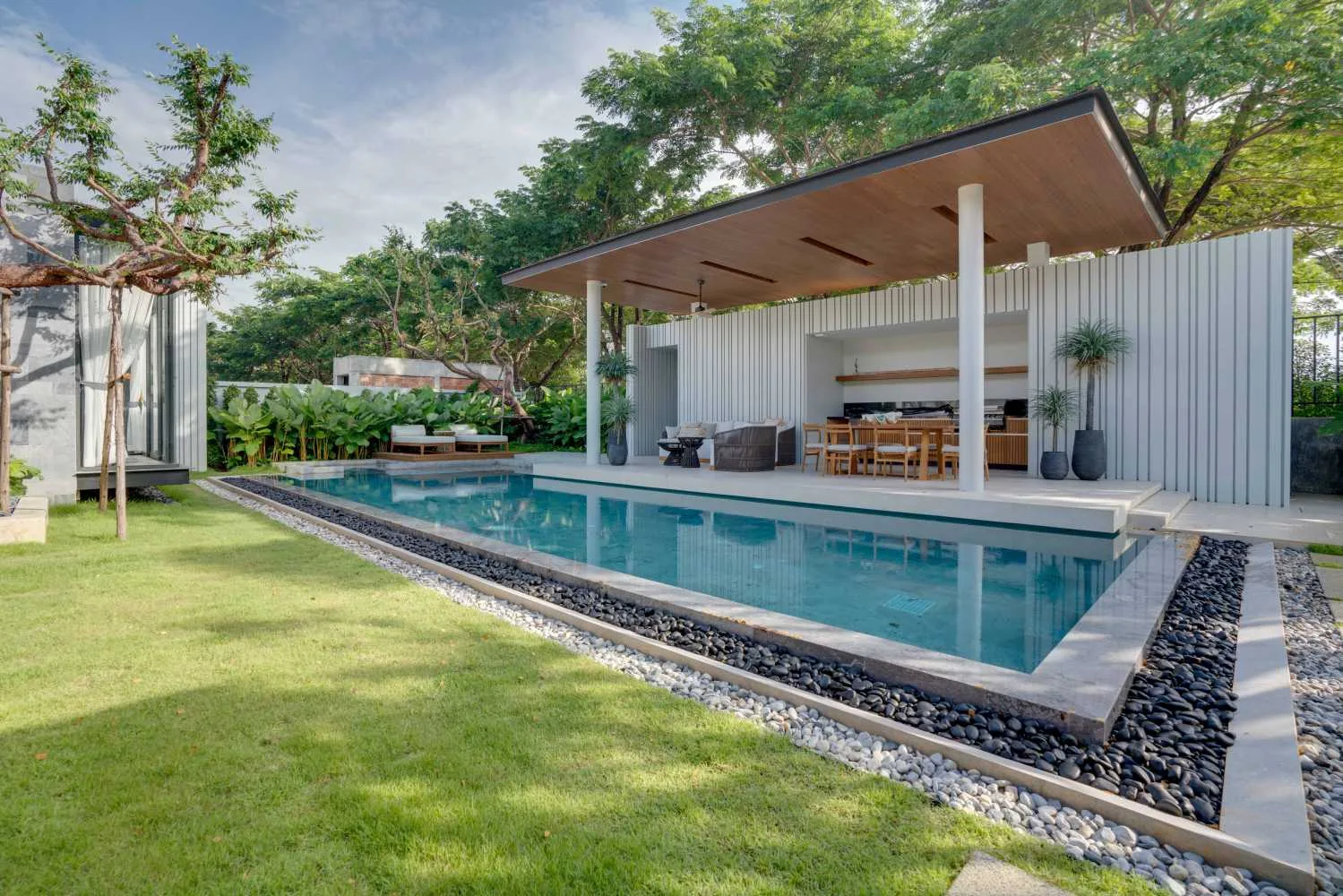 Property image - full photo 25