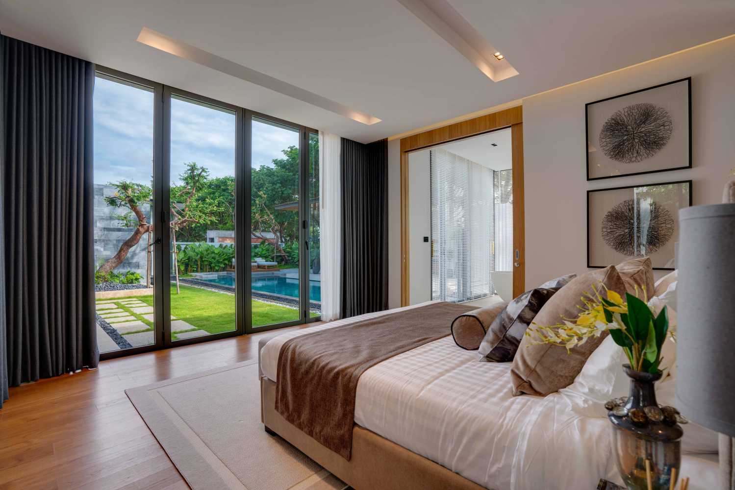 Property image - full photo 13