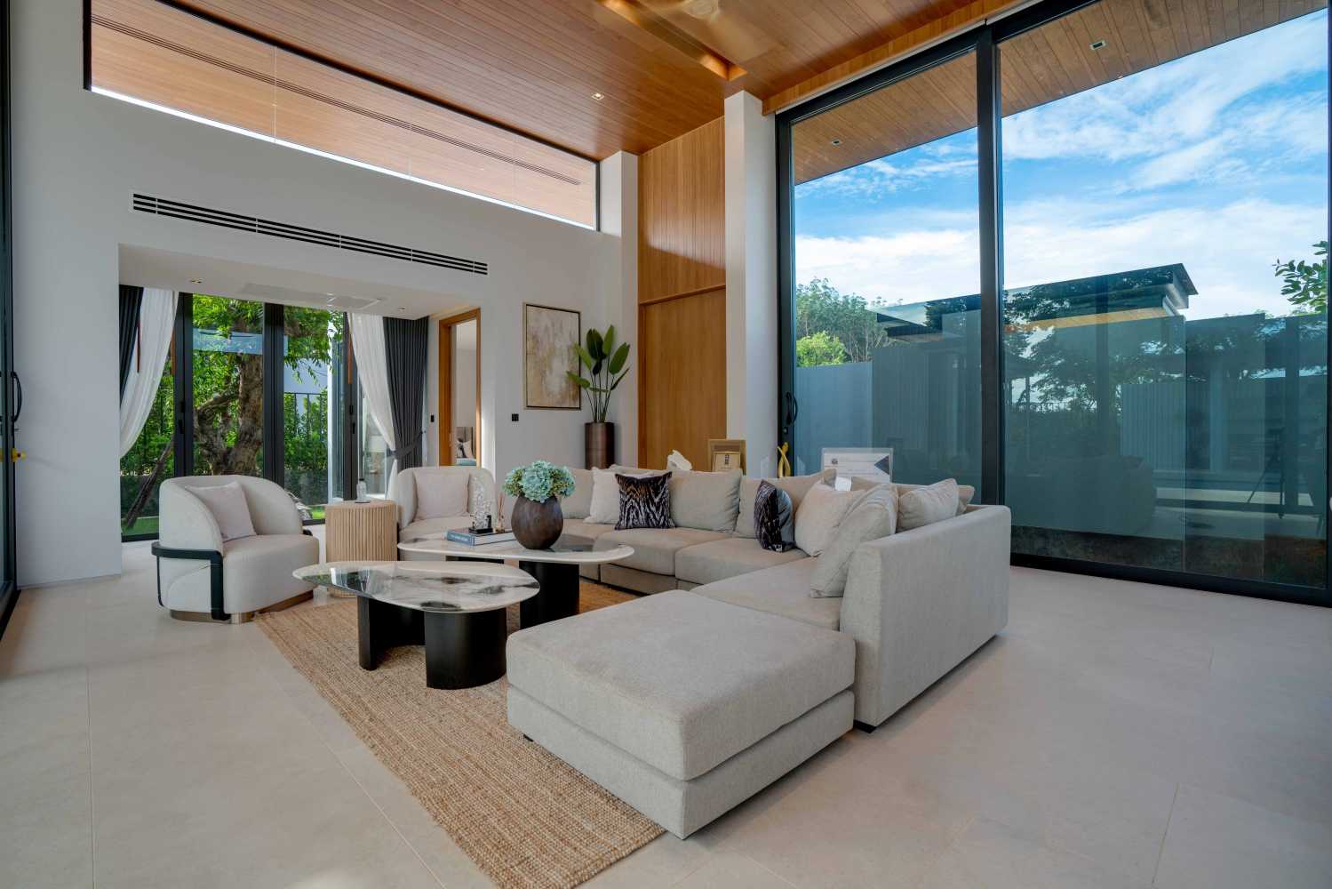 Property image - full photo 6