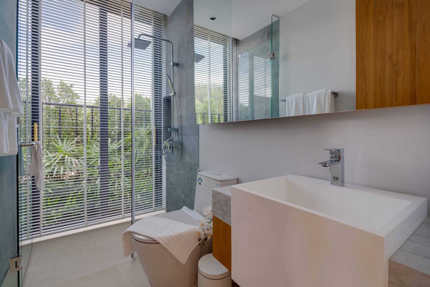 Property image - full photo 23