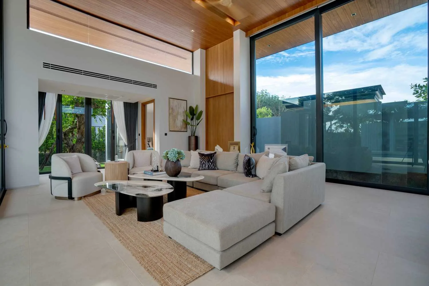 Property image - full photo 8