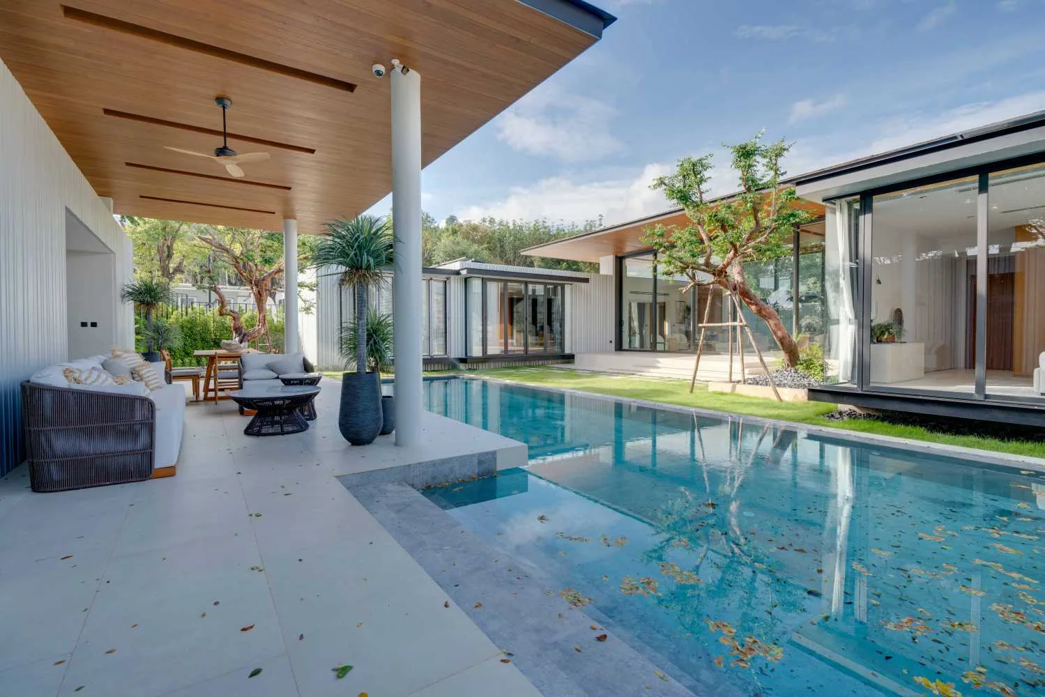 Property image - full photo 30